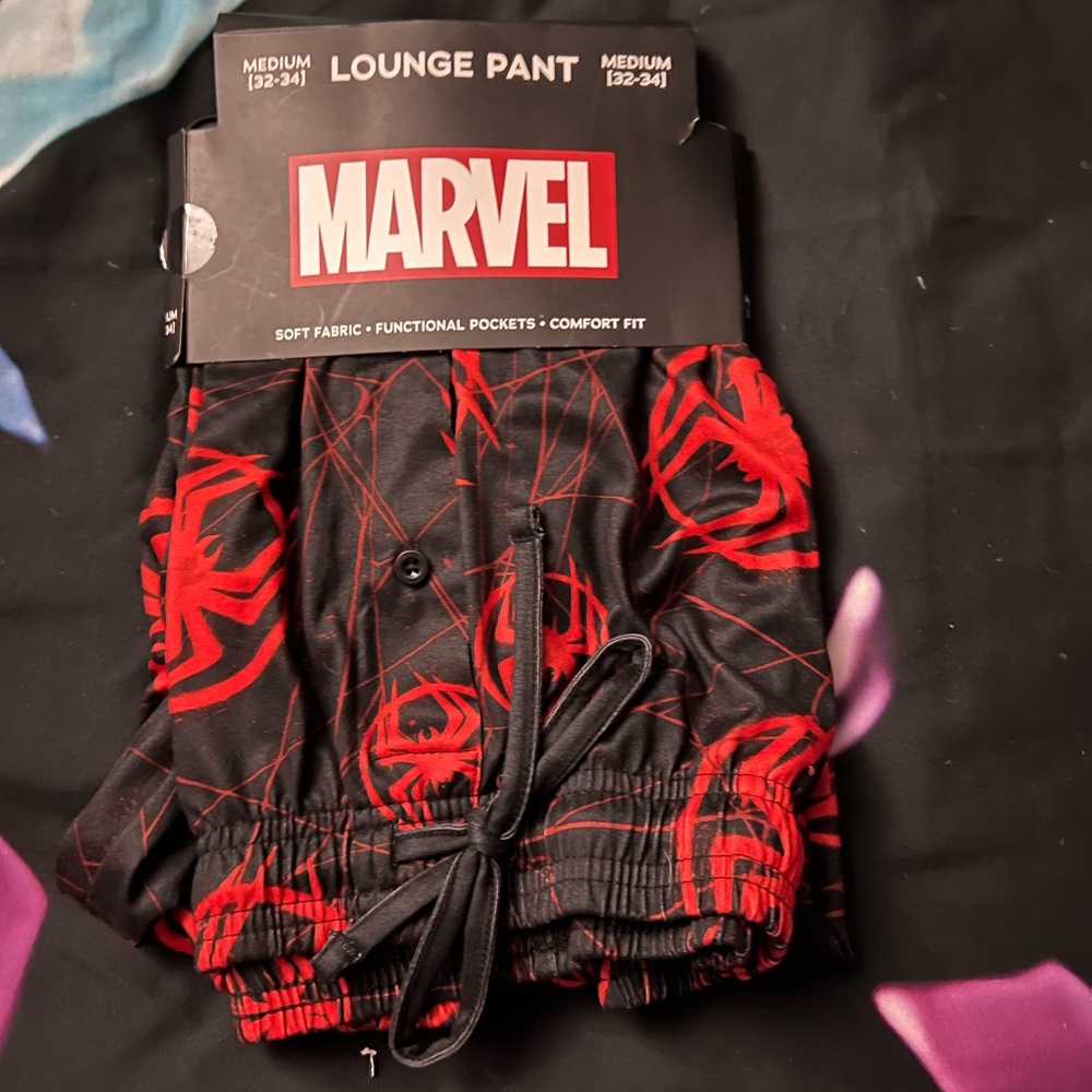 Hot Topic Marvel Black and Red Lounge Pants